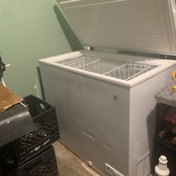 Deep freezer