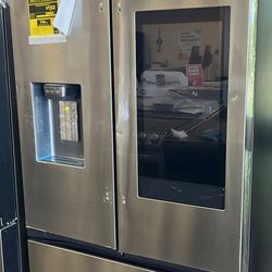 💥Great Saving💥 30 cu. ft. Mega Capacity 3-Door French Door Refrigerator with Family Hub in SS