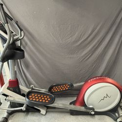 Free motion  XTe Rear Drive Elliptical
