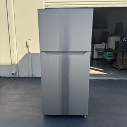 LIKE NEW Insignia 18 Cu. Ft. Top-Freezer Refrigerator with ENERGY STAR Certification Stainless Steel