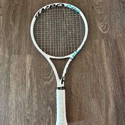 between station Maximize Your Play with Elite Tennis Racquets!