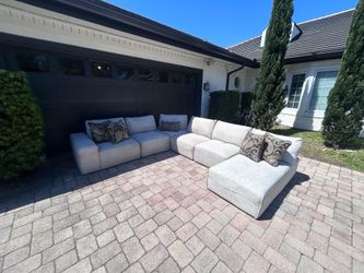 Sectional/Modular Sofa Rooms to go Laney Park Beige/Gray 6 Pieces