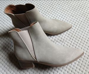 Indigo Rd • Size 6.5 Women's • Short Ankle Pointed Toe Booties • Beige-Grey