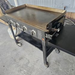 BLACKSTONE GRIDDLE 4 BURNER