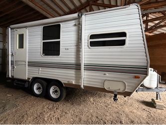 2005 Skyline Layton 17ft
