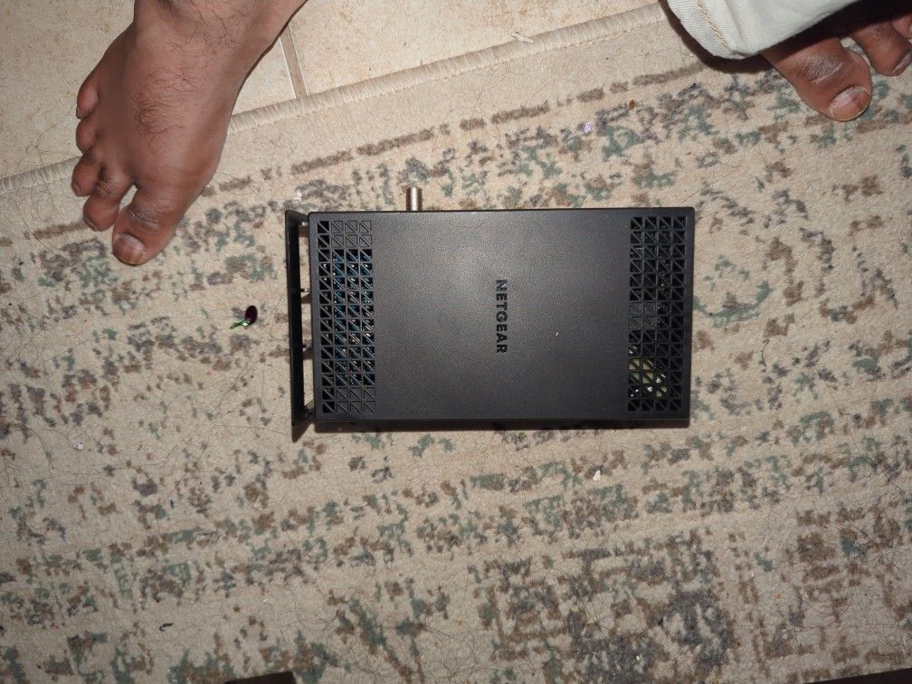 Netgear Ac 1200 WiFi Cable Modem Router