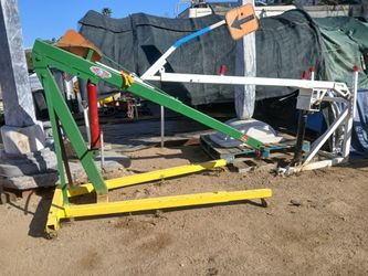 Pick up truck hoist cranes