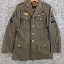 World war II military Jacket pants.. see all pictures to complete the description. See our other great vintage art antiques jewelry Sports Furniture t
