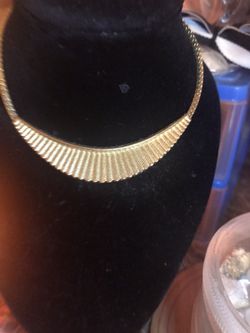 $25 Avon necklace vintage $20.
