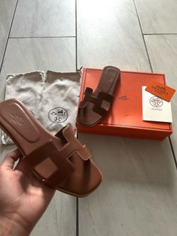 (NEW) Hermes Sandals Size 8