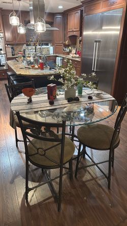 Table and 4 chairs bar height