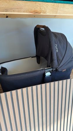 Nuna bassinet and car seat