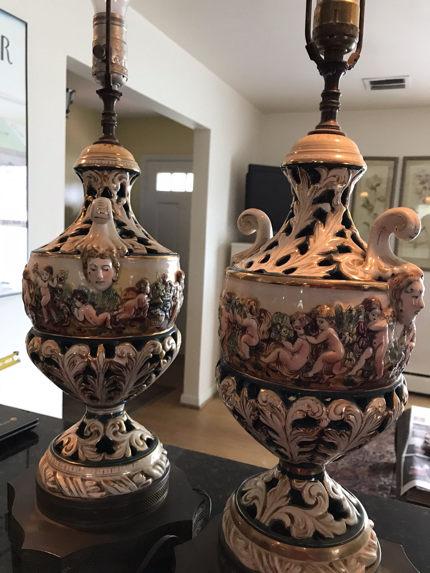 Stunning Capodimonte cherub porcelain lamp set
