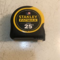Stanley 25 Ft Fat Max With 1 1/8 Inch Wide Blade New 15 Dollars