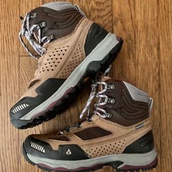 Women’s Hiking Boots