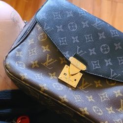 Louis Vuitton Purse