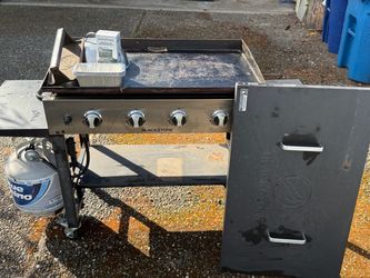36” 4  Burber Blackstone with Accessories