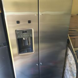 GE Refrigerator. 