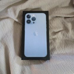 iPhone 13 Pro Unlocked/ Desbloqueado