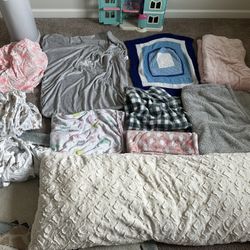 Baby Boy and Girl Blankets And Crib Sheets 