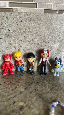 Lot of 5 figures