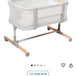 Skip Hop 2 in 1 bedside sleeper and bassinet