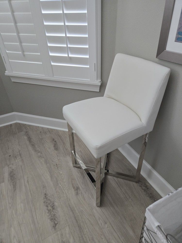 Bar Height Chairs 3 To Sell