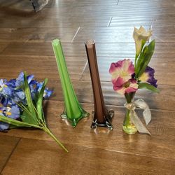 Vases And Artificial Flowers 