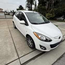 2011 Mazda 2 touring