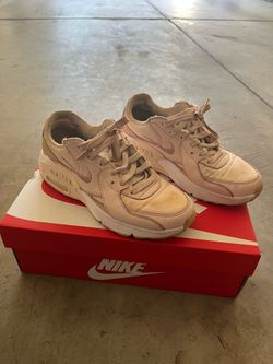 Women’s Nike Air Max - Size 6