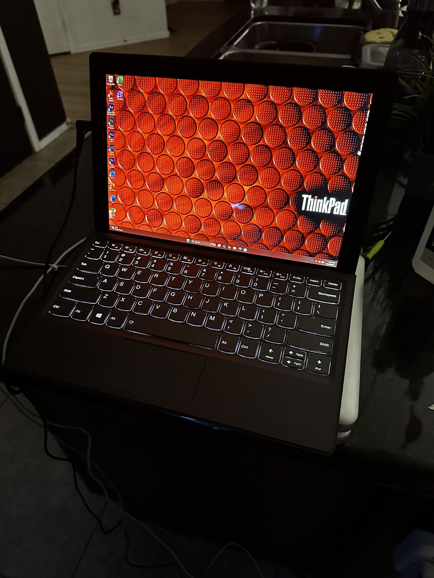 FAST Laptop Touch Screen 2-in-1 Lenovo!