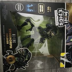 Aliens Xenomorph Warrior Mini Epics Figure by Weta Workshop Limited Edition