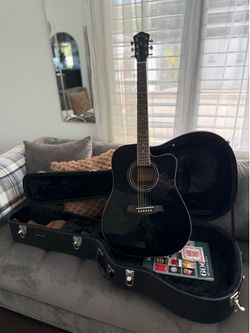 Ibanez V70CE Dreadnought Acoustic-Electric Guitar with Case