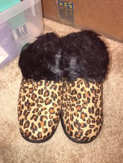 Women’s Leopard Slippers