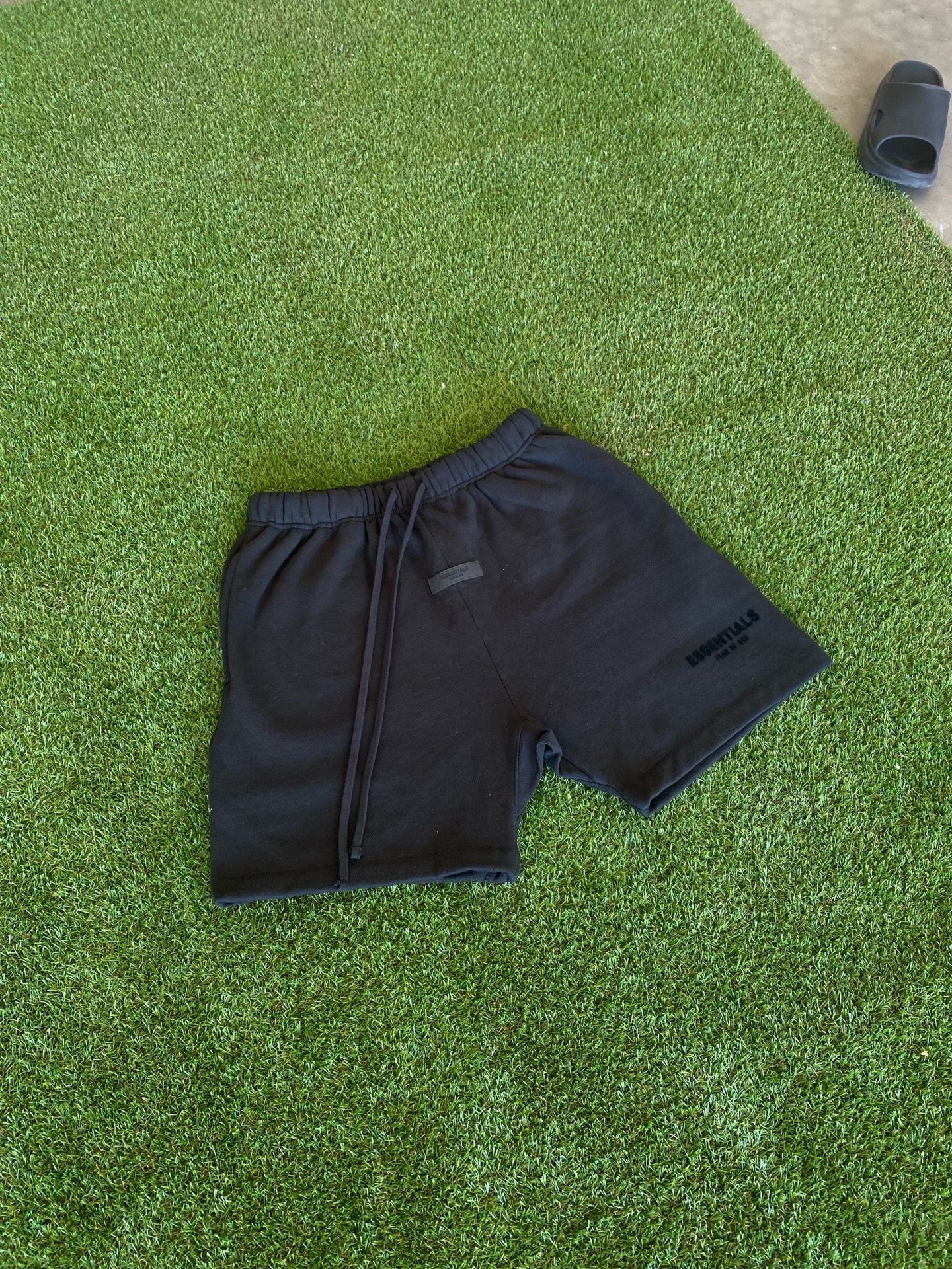 Black Fear of god Essentials shorts