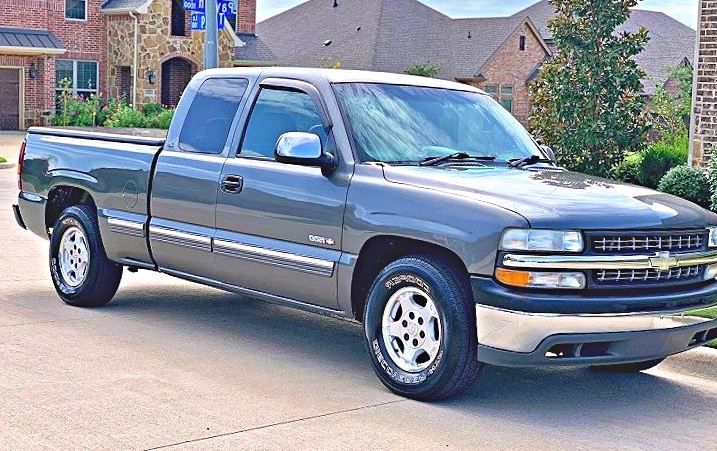 ֆ12OO 4WD CHEVY SILVERADO 4WD