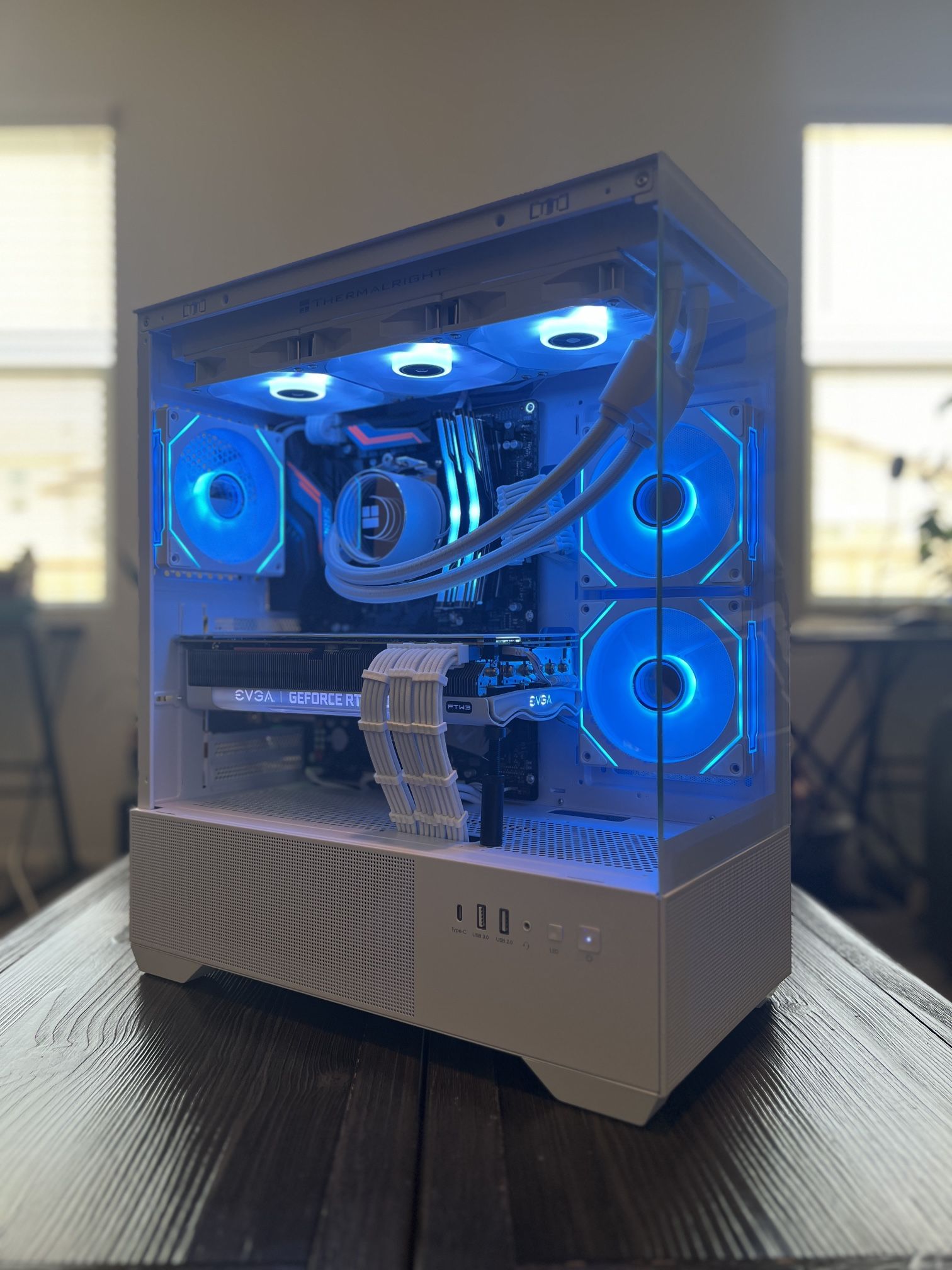 WHITE GAMING PC