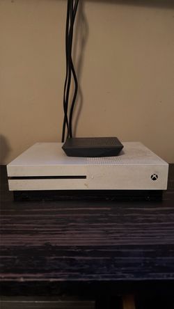 Xbox One S White Console – Working – Great for Gaming & Streaming