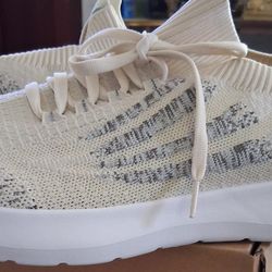 Women Size 8.5 HOBIBEAR Walking Shoe Wide Toe Never Worn