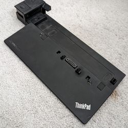 Lenovo ThinkPad USA Ultra Dock With 90W 2 Prong AC Adapter (40A20090US)
