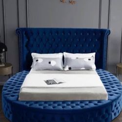 Blue Puffed Circled Framed king Size Bed 