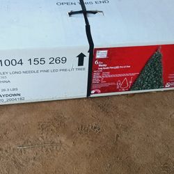 6.5ft Pre-lit Tree