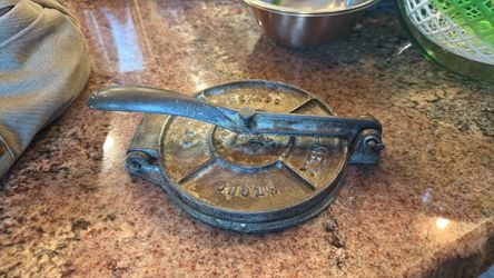 Cast Iron Tortilla Press