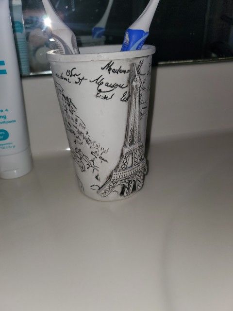 Paris Themed Tooth Brush Holder $5