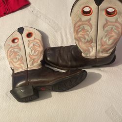 Boots, 8.5.