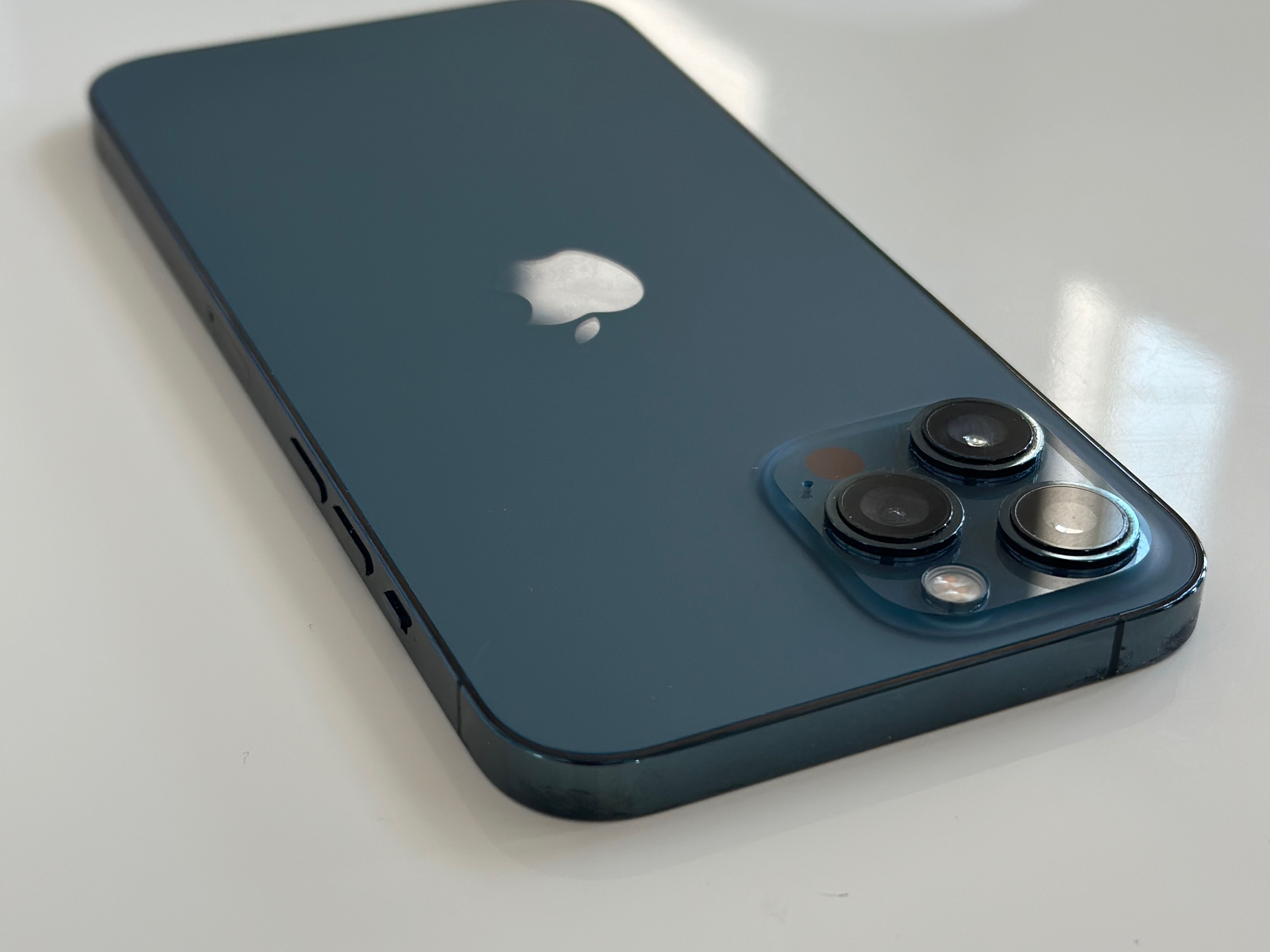 iPhone 12 Pro Unlocked (AT&T, Cricket, T Mobile, Metro..) iPhone 12 Pro Unlocked (AT&T, Cricket, T Mobile, Metro..)