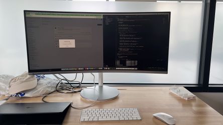 Samsung thunderbolt 34” curved monitor