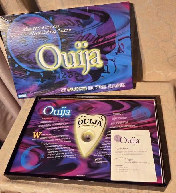 Quija Board Game GLOW IN THE DARK!