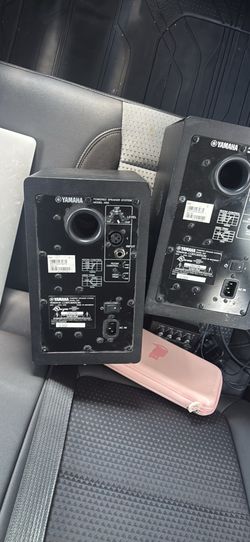Yamaha HS5 speaker