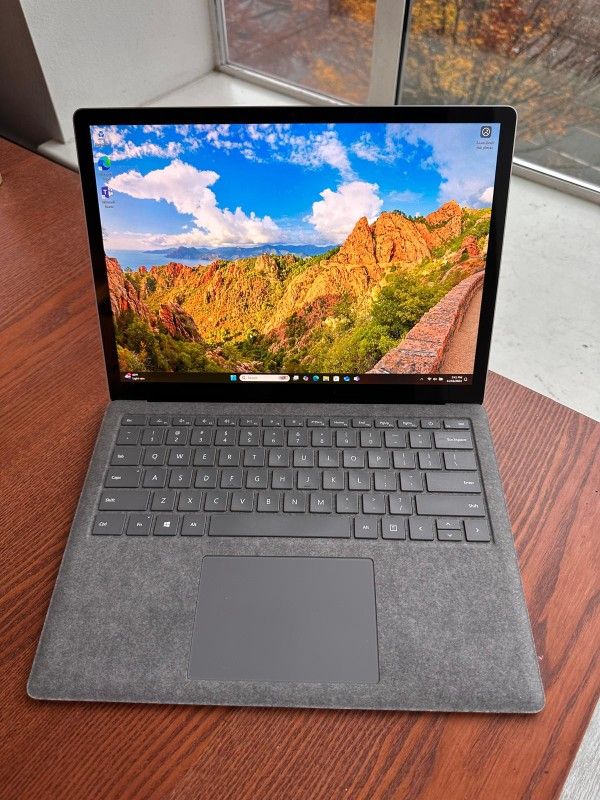 Microsoft Surface Laptop 3 (Touchscreen, i7, 16gb, 512gb, Win 11 Pro)